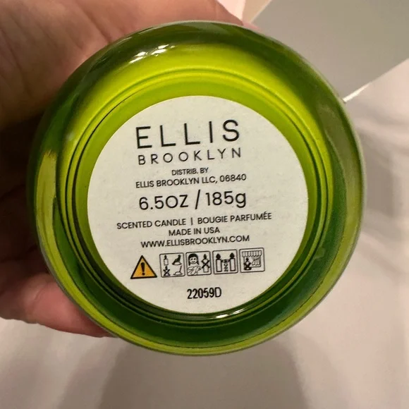 Ellis Brooklyn Fable Terrific Scented Candle - NIB - 6.5 oz - Picture 11 of 12